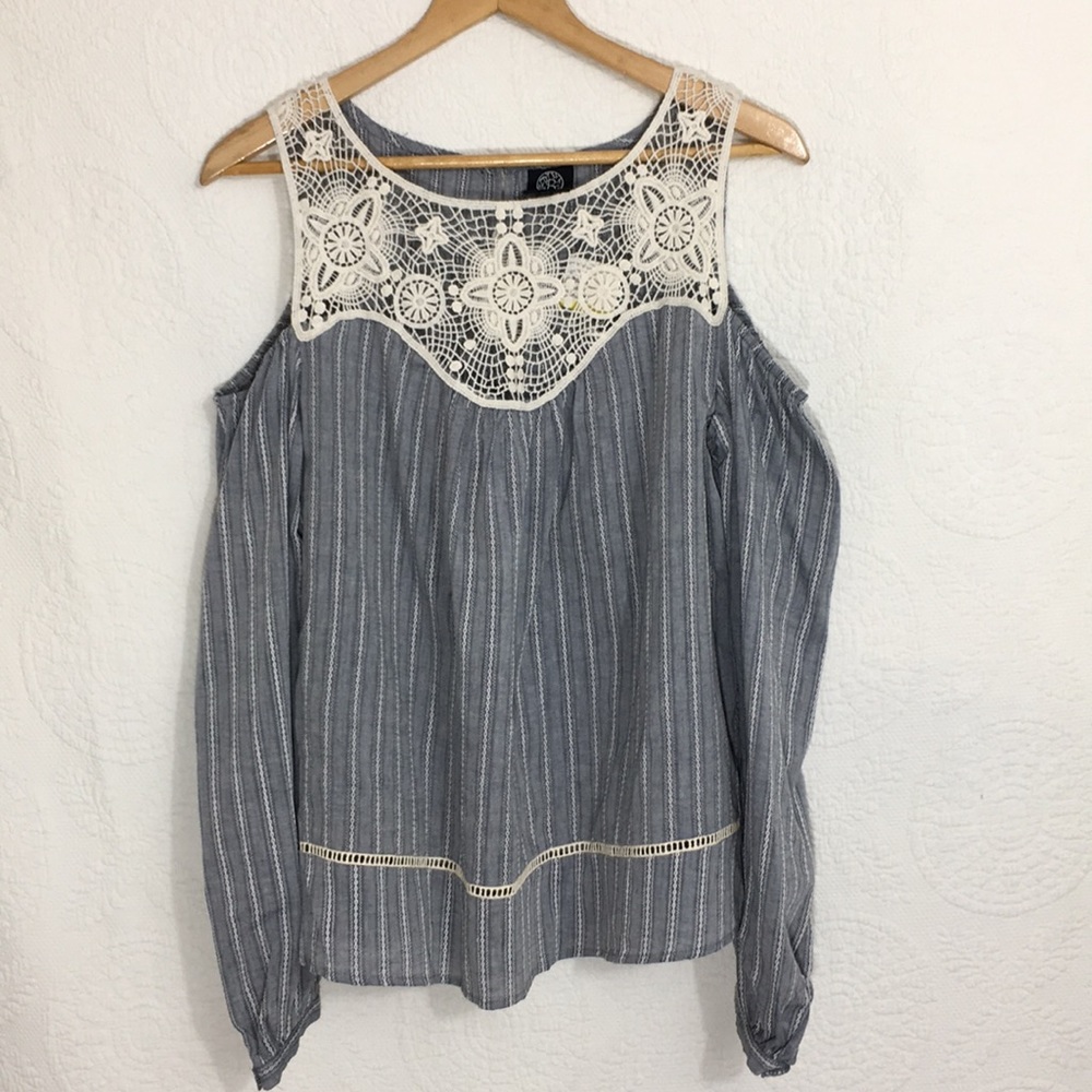 Bobeau Cold Shoulder Top Sz M